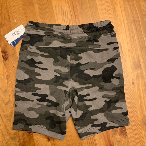 Camo Toddler Short by GAP NWT - Picture 2 of 5